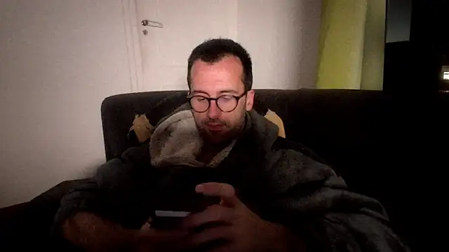 Snapshot of byakkotorra chatting on March 2025 06:46:02 PM byakkotorra online show from March 2025 06:46:02 PM