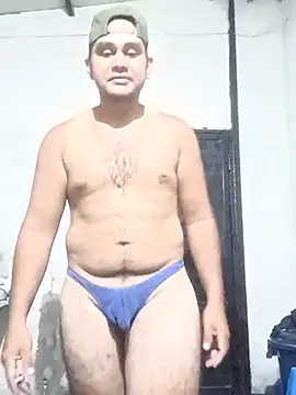 Snapshot of travieso2893 chatting on May 2026 03:32:02 AM travieso2893 online show from May 2026 03:32:02 AM