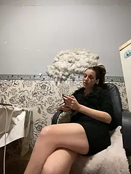 Amira 17 online show from November 2025 10:21:01 PM