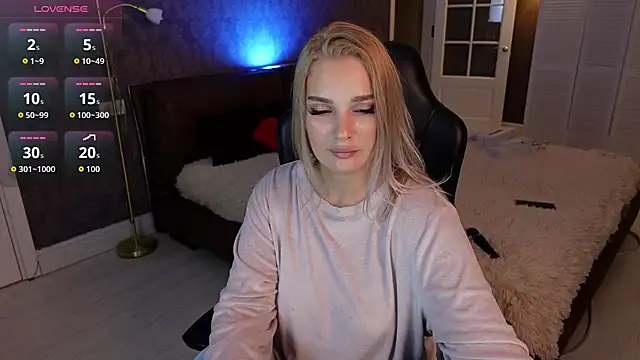 Snapshot of KittiLiza chatting on October 2025 09:13:01 PM KittiLiza online show from October 2025 09:13:01 PM