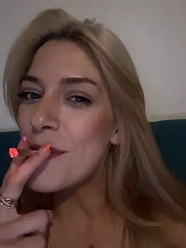 Snapshot of Lolitaxlola chatting on March 2025 10:19:01 PM Lolitaxlola online show from March 2025 10:19:01 PM