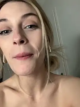 Lolitaxlola online show from March 2026 12:10:02 AM