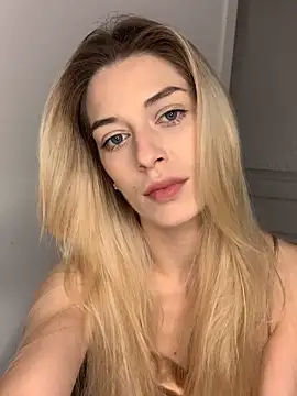 Snapshot of Lolitaxlola chatting on November 2025 04:12:01 PM Lolitaxlola online show from November 2025 04:12:01 PM