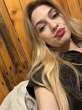 Lolitaxlola online show from March 2026 08:29:01 PM