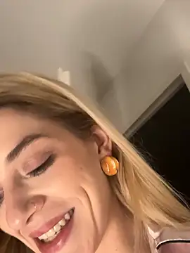 Lolitaxlola online show from February 2026 01:58:01 AM