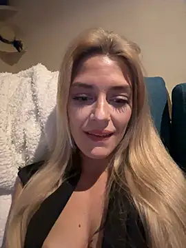 Snapshot of Lolitaxlola chatting on March 2025 11:28:02 PM Lolitaxlola online show from March 2025 11:28:02 PM