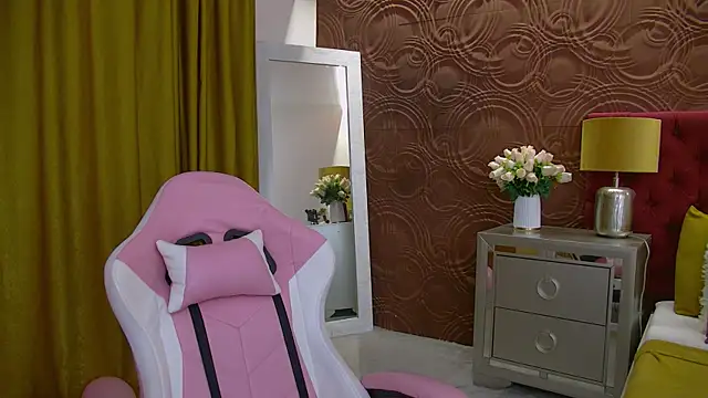 Snapshot of IrisMonn chatting on February 2025 05:52:02 AM IrisMonn online show from February 2025 05:52:02 AM