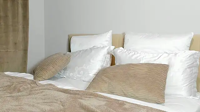 kirraa  online show from February 2026 06:26:02 PM