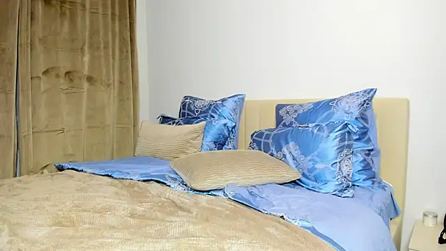 kirraa  online show from October 2025 04:51:02 PM