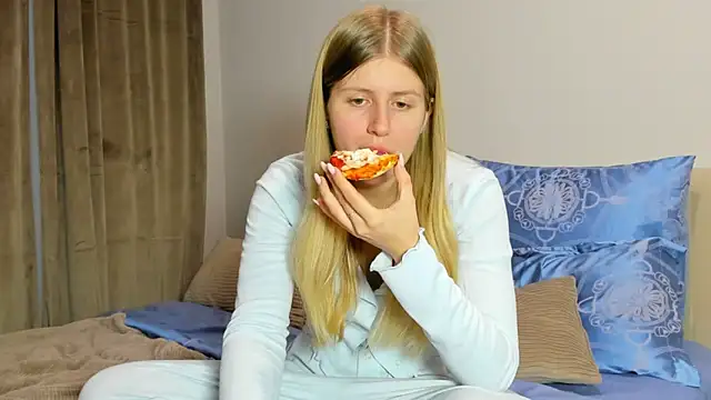 kirraa  online show from December 2025 04:38:01 PM