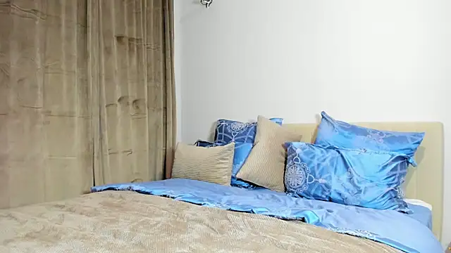 kirraa  online show from October 2025 07:37:01 PM