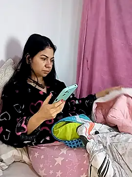 Snapshot of saralunabella chatting on January 2025 11:04:02 AM saralunabella online show from January 2025 11:04:02 AM