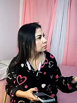 Snapshot of saralunabella chatting on March 2025 10:55:02 PM saralunabella online show from March 2025 10:55:02 PM