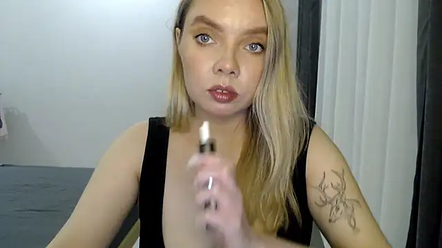 Snapshot of PolinaXXXJones chatting on January 2025 05:06:01 PM PolinaXXXJones online show from January 2025 05:06:01 PM