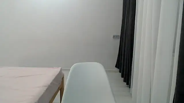 Snapshot of PolinaXXXJones chatting on January 2025 03:45:01 PM PolinaXXXJones online show from January 2025 03:45:01 PM