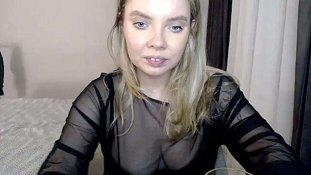 Snapshot of PolinaXXXJones chatting on February 2025 07:10:02 PM PolinaXXXJones online show from February 2025 07:10:02 PM