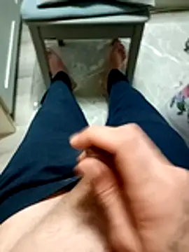 AndreiDts92 online show from April 2026 10:32:02 PM