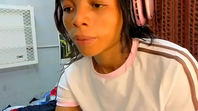 CaramelDelux27 online show from October 2025 06:05:01 PM