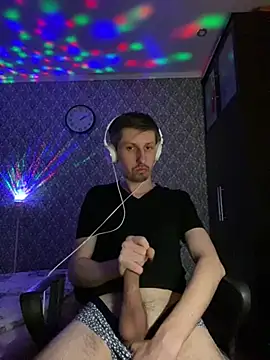 Snapshot of Aki-Laky chatting on February 2025 07:30:01 PM Aki-Laky online show from February 2025 07:30:01 PM