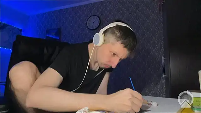 Aki-Laky online show from December 2025 08:34:02 PM