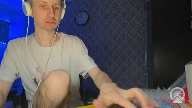 Aki-Laky online show from April 2026 06:53:02 PM