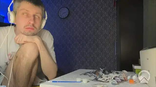 Aki-Laky online show from December 2025 09:39:01 PM