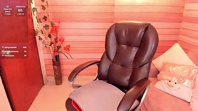 marien thomson  online show from November 2025 02:26:02 AM