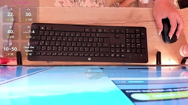 marien thomson  online show from November 2025 02:04:01 AM