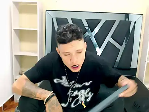 Oliver Ovii online show from March 2026 02:29:02 AM