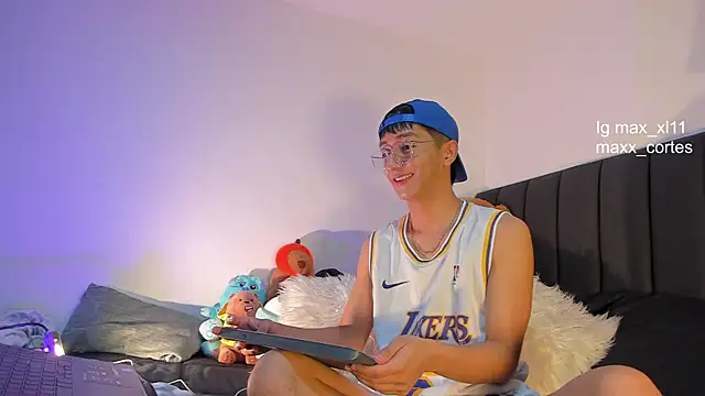 maxx cortes online show from February 2025 01:29:01 AM