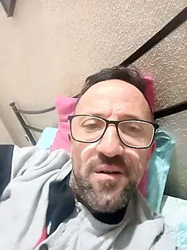 Snapshot of Porco81cazzo chatting on November 2025 06:34:02 PM Porco81cazzo online show from November 2025 06:34:02 PM