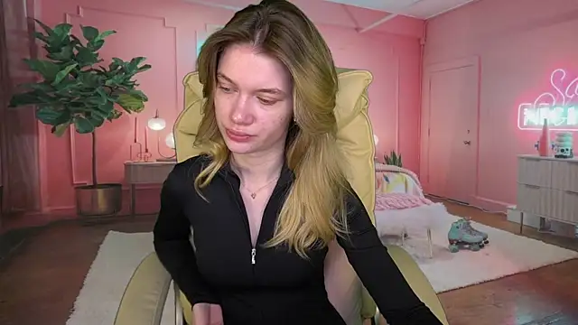 Snapshot of AnacondaOn chatting on March 2025 07:35:02 AM AnacondaOn online show from March 2025 07:35:02 AM