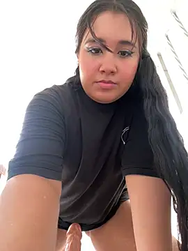 melyescobar online show from February 2025 12:12:01 PM