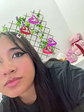 melyescobar online show from March 2025 12:06:02 PM