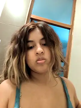 Snapshot of Suavecita2 chatting on October 2025 09:25:01 PM Suavecita2 online show from October 2025 09:25:01 PM