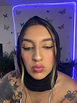 Lia-mitch online show from July 2026 06:58:01 PM