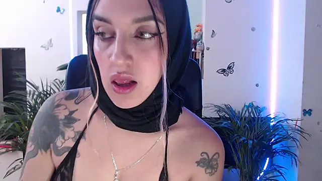 Lia-mitch online show from June 2026 06:42:01 PM