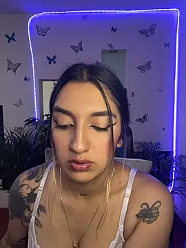 Lia-mitch online show from July 2026 07:14:01 PM
