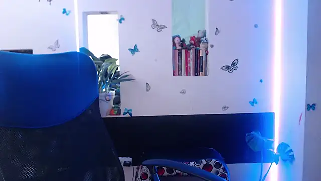 Lia-mitch online show from December 2025 07:18:02 PM