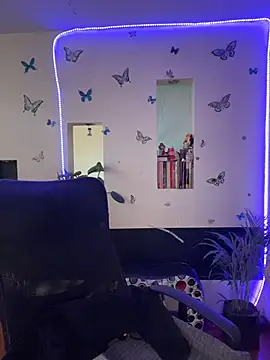 Lia-mitch online show from July 2026 06:48:01 PM