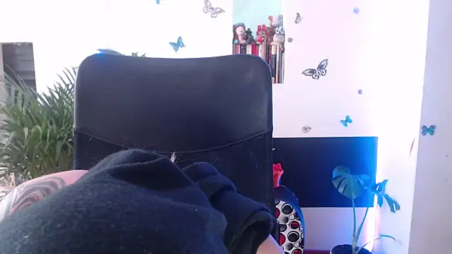 Lia-mitch online show from November 2025 07:29:02 PM