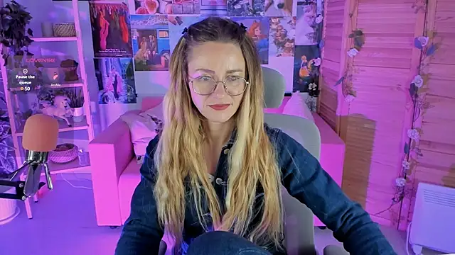 LadyIzabel online show from January 2025 08:52:01 AM