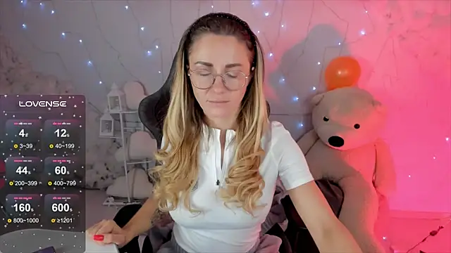 LadyIzabel online show from February 2025 05:41:01 AM