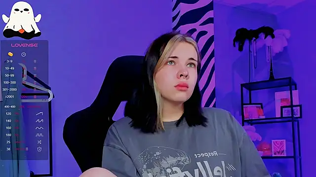 AliceSunday online show from October 2025 01:59:02 AM