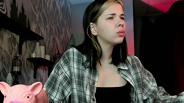 AliceSunday online show from November 2025 04:05:02 AM