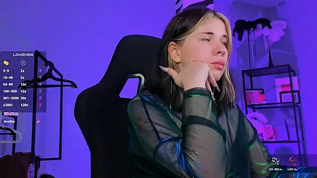 AliceSunday online show from October 2025 02:12:02 AM