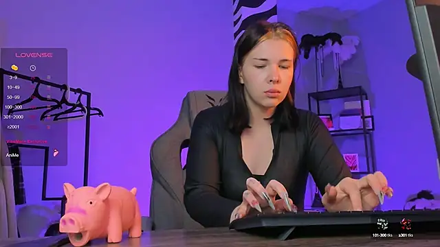 AliceSunday online show from September 2025 01:55:01 AM