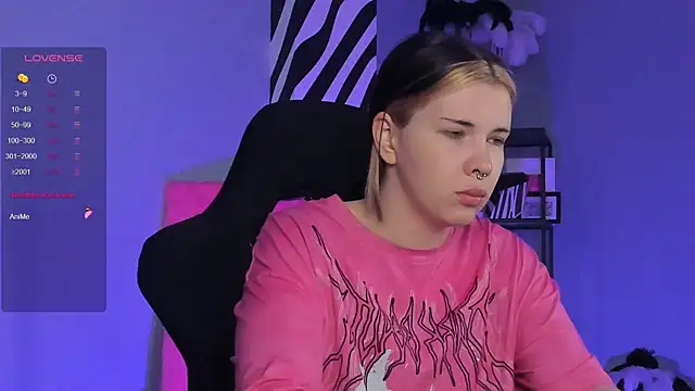 AliceSunday online show from October 2025 05:19:02 AM