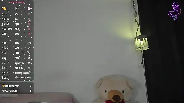 Lunadahia online show from March 2025 06:56:01 PM