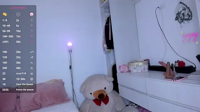 Lunadahia online show from June 2026 04:29:02 AM